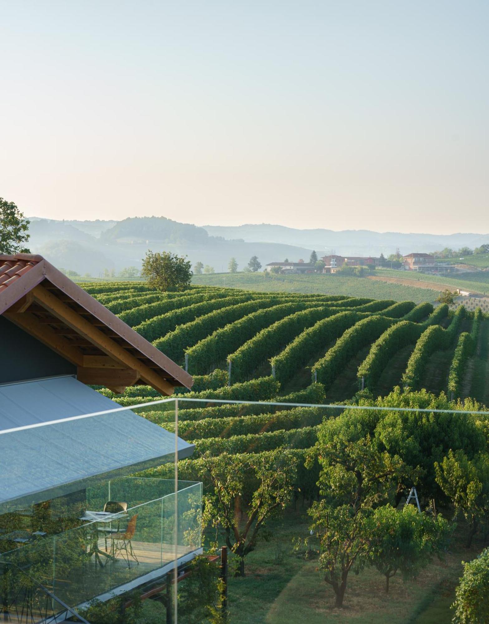 Vineho Apartment Barolo Bagian luar foto